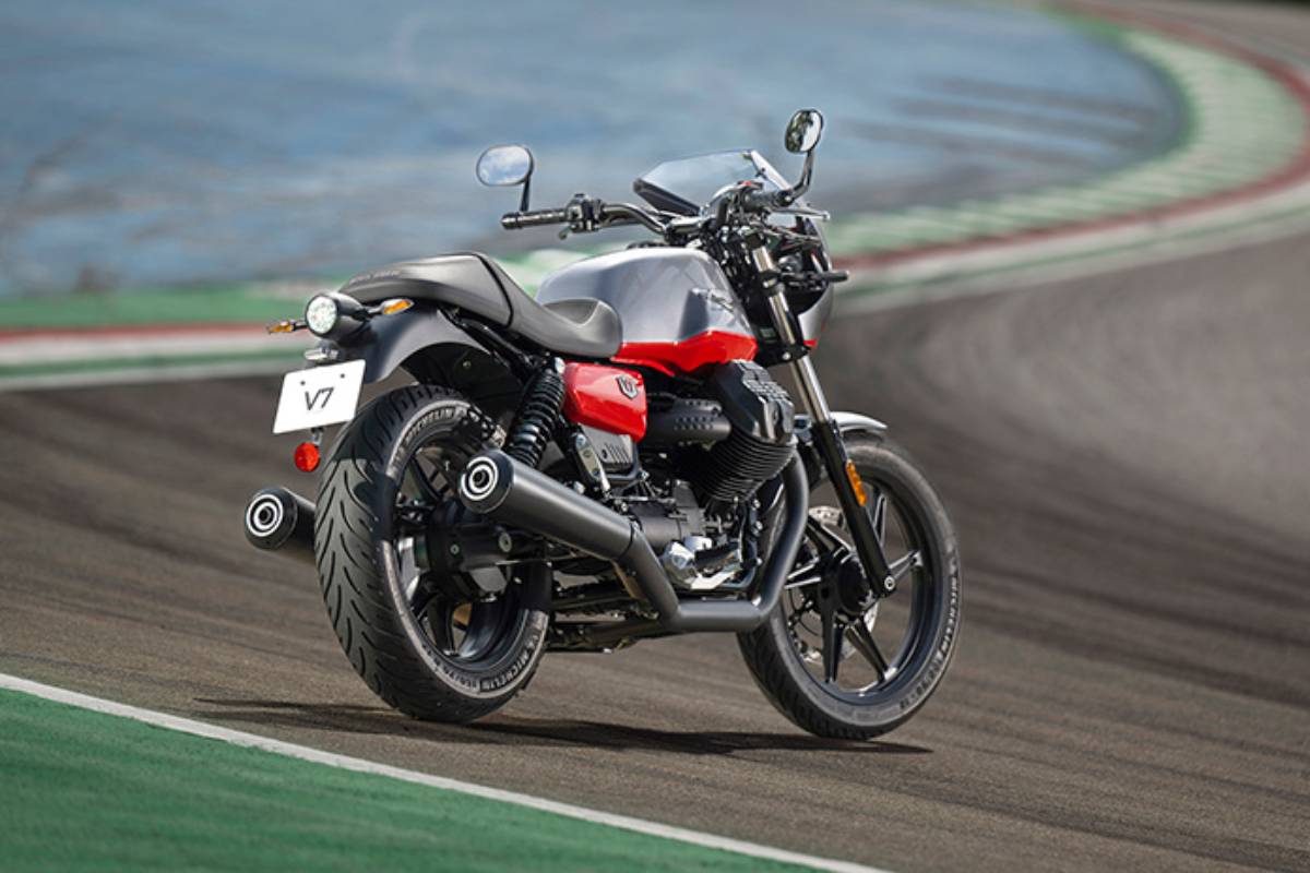 2024 Moto Guzzi V7 Stone Corsa